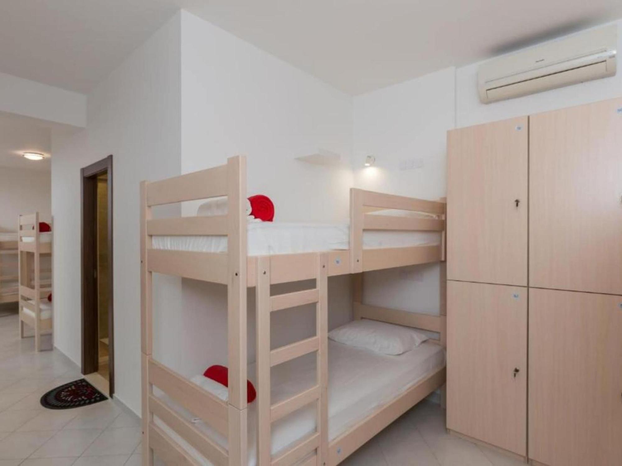 Free Bird - Bed In Seven Bed Mixed 1 Holiday home