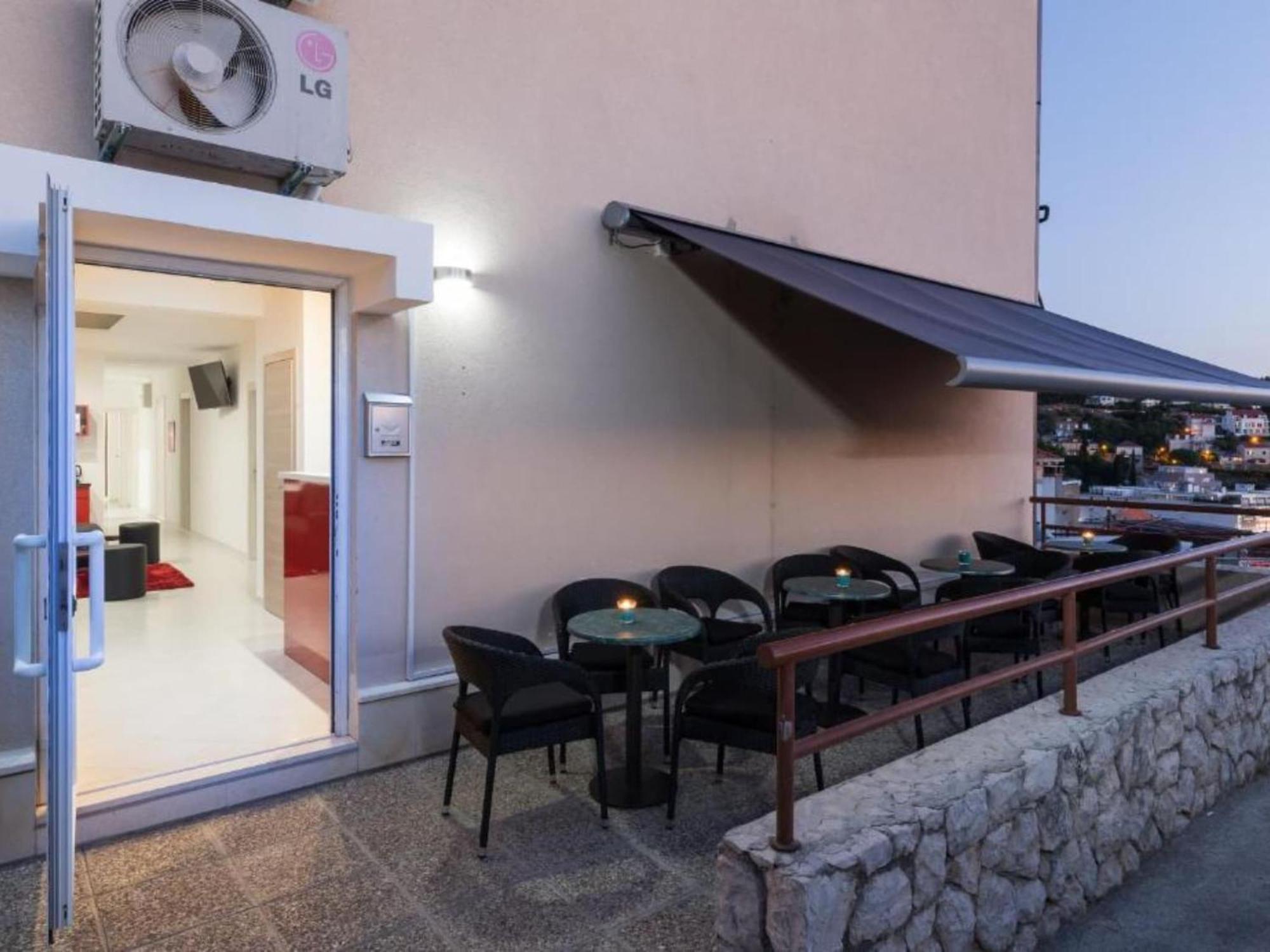 Free Bird - Bed In Seven Bed Mixed 1 Holiday home